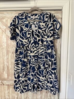 EMMA & Michele Navy and cream Leaf-Print midi Sleeve Dress size medium cruise